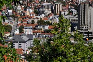 Vista general de Užice o vistes de la ciutat des de l'apartament