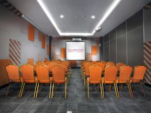 Area bisnis dan/atau ruang konferensi di favehotel Malioboro - Yogyakarta