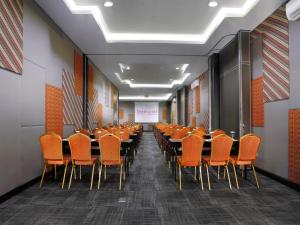 Area bisnis dan/atau ruang konferensi di favehotel Malioboro - Yogyakarta