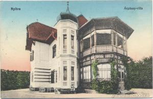 El edificio en el que está el hotel