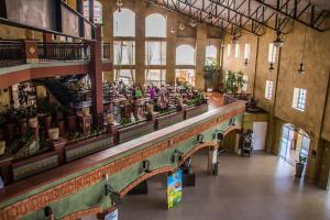 an overhead view of a large building with a lobby at Rio Quente Resorts - Hotel Giardino in Rio Quente