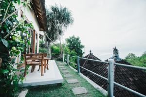 Vrt ispred objekta Lembongan Cliff Villas