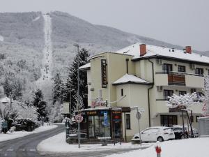 Garni Hotel Terano semasa musim sejuk