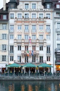 O edifício em que o hotel se localiza