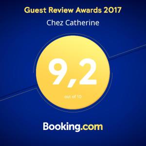 a yellow circle with the text guest review awards cheez cartering at Chez Catherine in Roquebrune-sur-Argens