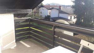 una vista dal balcone di una casa di Apartma Rodica a Domžale