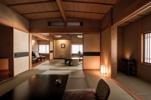 Гостиная зона в Takamiya Ryokan Miyamaso