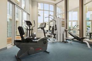 Fitnesscenter och/eller fitnessfaciliteter på Travelodge by Wyndham Niagara Falls Fallsview