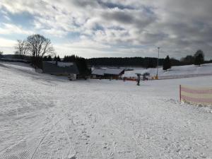 Gasthof 'Zum Reifberg' durante el invierno