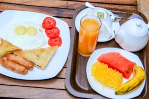 Makanan di atau di tempat lain dekat hotel