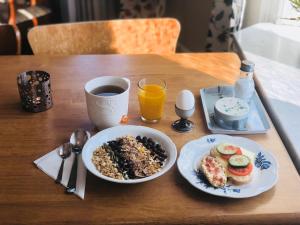 Makanan di atau di tempat lain dekat hotel