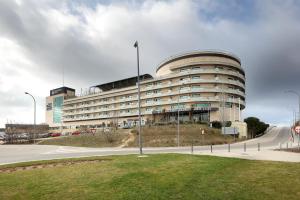 El edificio en el que está el hotel