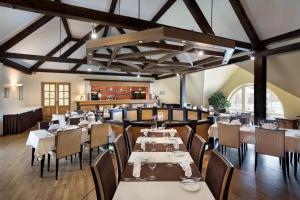 A restaurant or other place to eat at Sagadi Manor Hotel