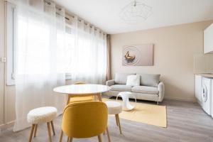 Uma área de estar em Appartement Lyon Gerland - Enjoy in Lyon