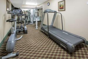 Fitnesscenter och/eller fitnessfaciliteter på Days Inn by Wyndham Manitou Springs