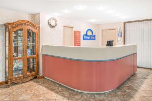 Лобби или стойка регистрации в Days Inn by Wyndham Calvert City - Paducah East