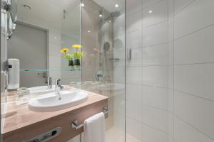 Essential by Dorint Stuttgart/Airport tesisinde bir banyo