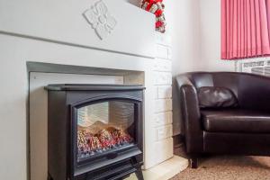 A seating area at Gables Motel