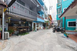 Gallery image of Hip Hostel - SHA Plus in Patong Beach