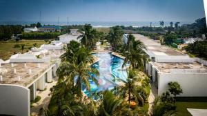 Hồ bơi trong/gần Grande Bay Resort and Spa Mamallapuram