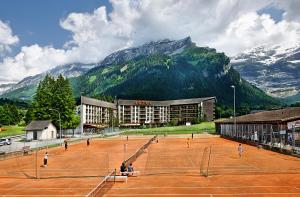 The Glacier Hotel - ex Eurotel Victoria - tesisi ve yakınında tenis ve/veya squash olanakları