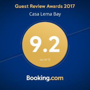 ใบรับรอง รางวัล เครื่องหมาย หรือเอกสารอื่น ๆ ที่จัดแสดงไว้ที่ Casa Lema Bay