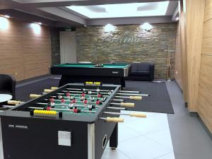 Sala de juegos en Carlina Hotel & SPA