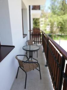 Apartmán Skalnička - Tatranská Lomnica tesisinde bir balkon veya teras