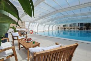 Piscina a Joli Park Hotel - Caroli Hotels o a prop