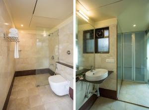 2 fotos de un baño con lavabo y aseo en Corporate Stay, en Pune