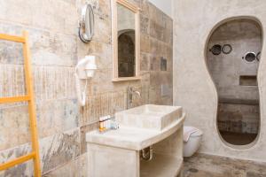 Korali Boutique Hotel tesisinde bir banyo