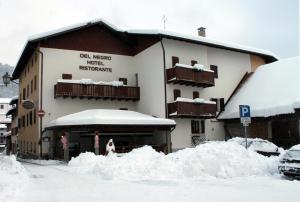 Foto da galeria de Hotel Del Negro em Sùtrio