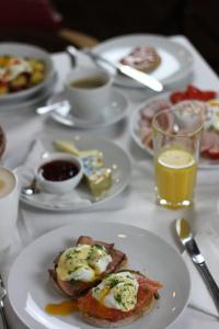 Comida en la casa de huéspedes o alrededores