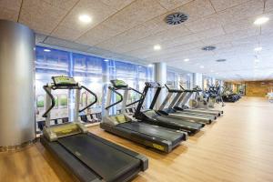 Fitness centrum a/nebo fitness zařízení v ubytování Grupotel Playa de Palma Suites & Spa