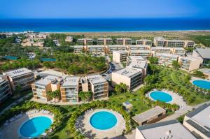 Басейн в Apartamento Salgados Beach або поблизу