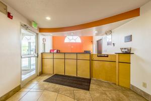 A kitchen or kitchenette at Motel 6 Indianapolis North