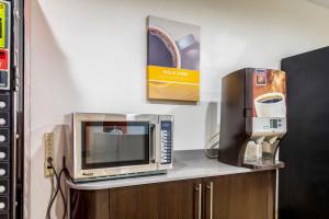 A kitchen or kitchenette at Motel 6 Indianapolis North