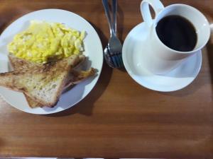 Breakfast options na available sa mga guest sa Tanaya Homestay