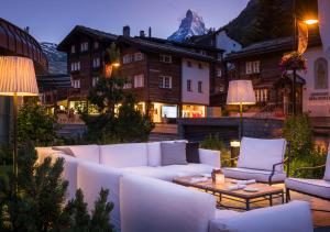 Un lugar para sentarse en Grand Hotel Zermatterhof