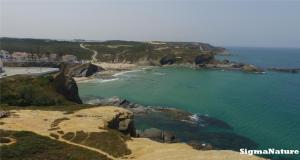 uma vista aérea para o oceano e uma praia em SigmaApartment na Zambujeira do Mar