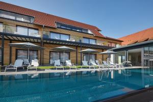 The swimming pool at or close to Schloss Reinach