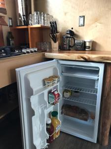 Una cocina o kitchenette en Volcano Eco Cabin & Eco Lodge