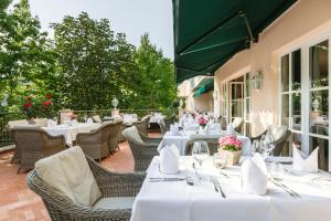 Restoran ili neka druga zalogajnica u objektu Hotel Pienzenau Am Schlosspark