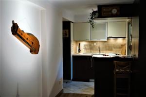 Una cocina o kitchenette en Momo's Studio Apartment Zagreb