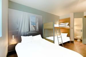 B&B HOTEL Marseille Estaque 객실 침대