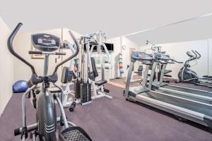 The fitness centre and/or fitness facilities at Super 8 by Wyndham Camp Springs/Andrews AFB DC Area