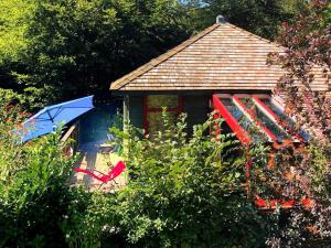 Jardí fora de Vintage Chalet in Sougn Remouchamps near Forest