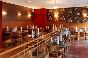 A restaurant or other place to eat at Best Western Hotel Halle-Merseburg