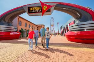 Clientes alojados en PortAventura Hotel Roulette - Includes unlimited access to PortAventura Park & 1 access to Ferrari Land