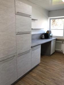 Una cocina o cocineta en Ferienwohnung Föhrenweg